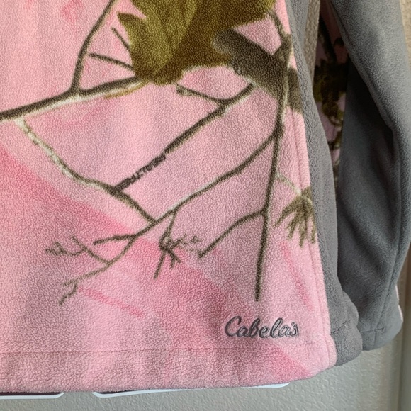 CABELA’S Realtree pink camo fleece jacket, grey trim, Zip front, pockets. M - Picture 10 of 17